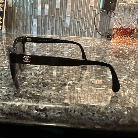 Authentic CHANEL Sunglasses with case. - Picture 6 of 8